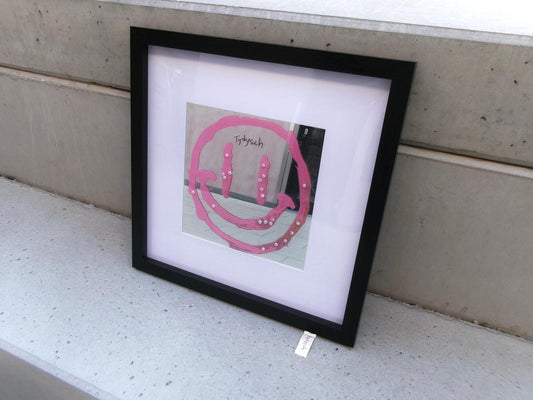 Crystal Smile Frame – Luxury Abstract Wall Art